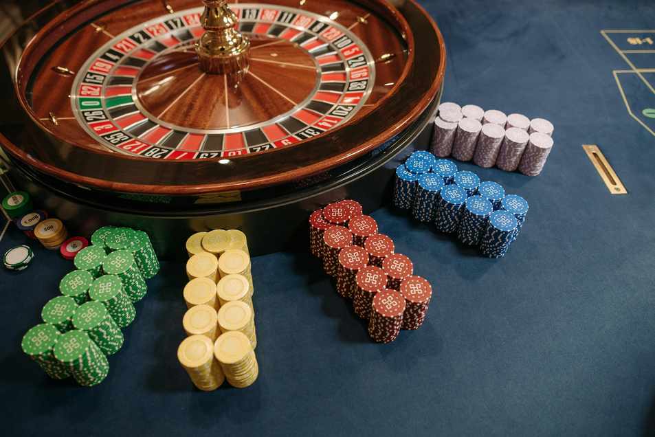 The Psychology Behind Casino Game Design: How Games Hook You